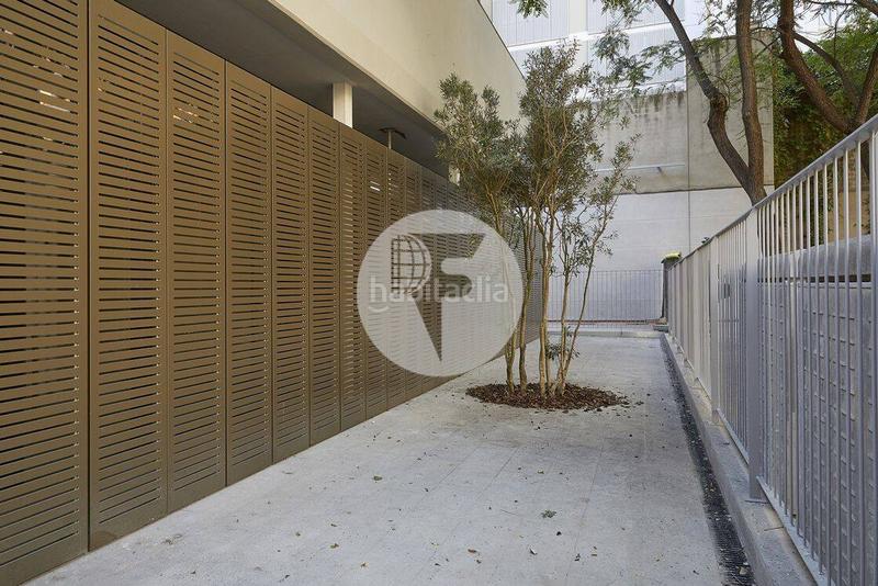 Foto d514bb7c-b96f-48e3-80cc-2813053d23ee. Rent business premise in Fort Pienc Barcelona