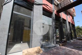Lloguer Local Comercial a La Sagrera. Local en alquiler en el distrito de sant andreu, en el barrio de