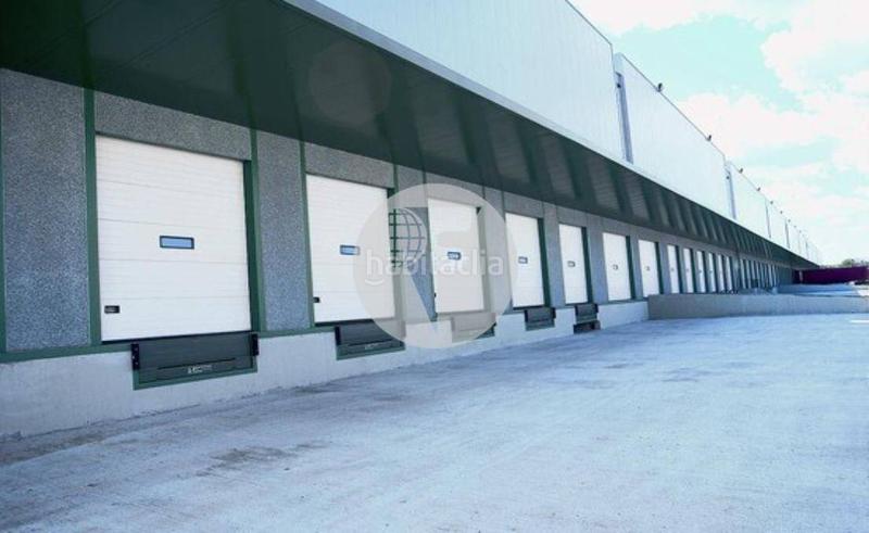 Foto 147018fb-bbd1-4856-b367-9fe4b32fa1c5. Rent industrial building in Zona Franca - Port Barcelona