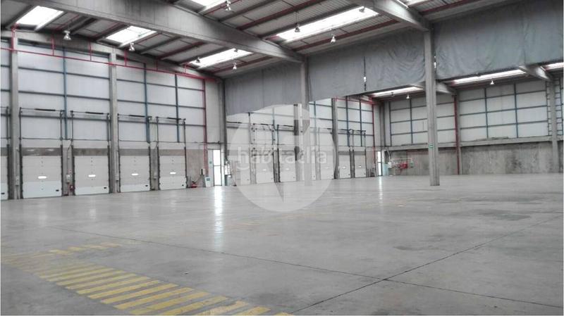 Foto 1810babf-b9b8-467f-a5ab-3bb7836cb152. Rent industrial building in Zona Franca - Port Barcelona
