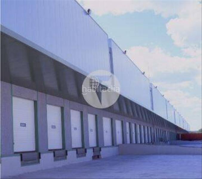 Foto 1b90ceb8-2a19-4c91-9582-555d122ba83a. Rent industrial building in Zona Franca - Port Barcelona