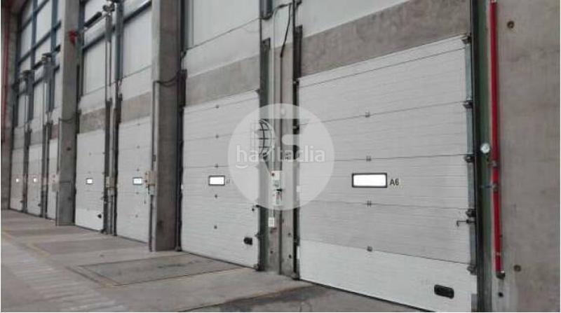 Foto 950c0d25-c6d1-4371-8af8-f81fb2449fea. Rent industrial building in Zona Franca - Port Barcelona