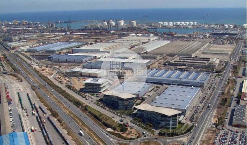Foto 9d7d0dbf-5bc4-4cf7-93a1-ddfd3ae1c7e4. Rent industrial building in Zona Franca - Port Barcelona