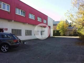 Lloguer Nau industrial a Polinyà. Nave industrial aislada con gran patrio perimetral.

la superf