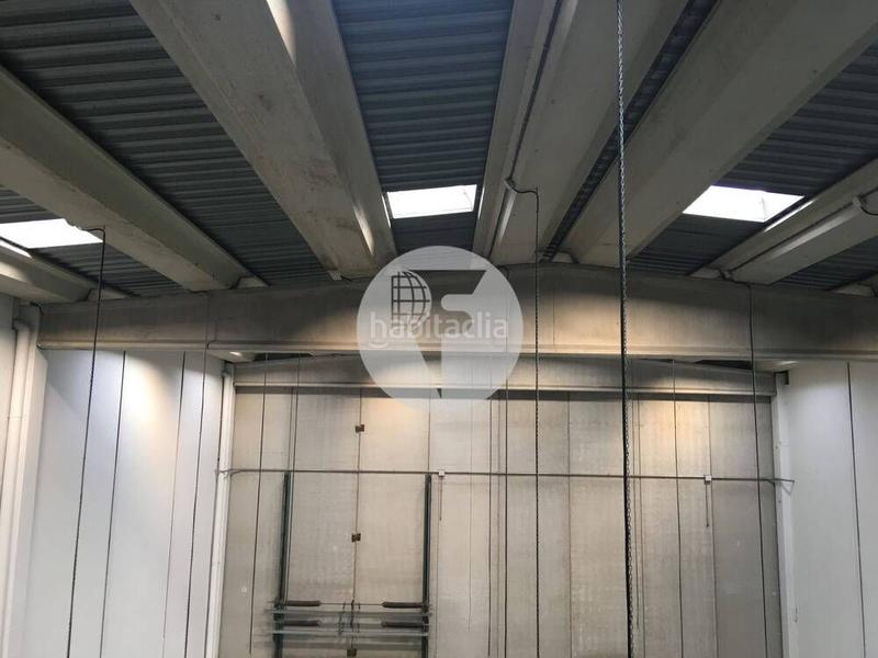 Foto b4952149-ddc0-4b59-a3c8-3919e5a1a0de. Capannone industriale in Zona Industrial Barberà del Vallès