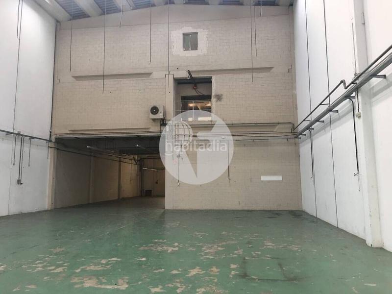 Foto fa240559-1849-4643-a991-574e81cbeae8. Capannone industriale in Zona Industrial Barberà del Vallès