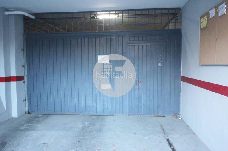 Foto 0e1b10af-1b54-41a3-ad94-6248a4449a22. Aparcament cotxe a La Sagrera Barcelona