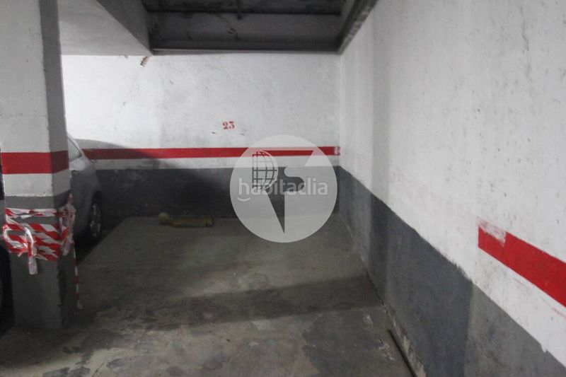 Foto 23d8c9b7-1b6b-4d56-a13b-d253d96bc421. Aparcament cotxe a La Sagrera Barcelona