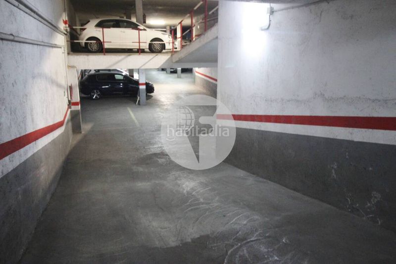 Foto bb3fe8e3-891e-496f-80c2-0f388bef23e0. Aparcament cotxe a La Sagrera Barcelona