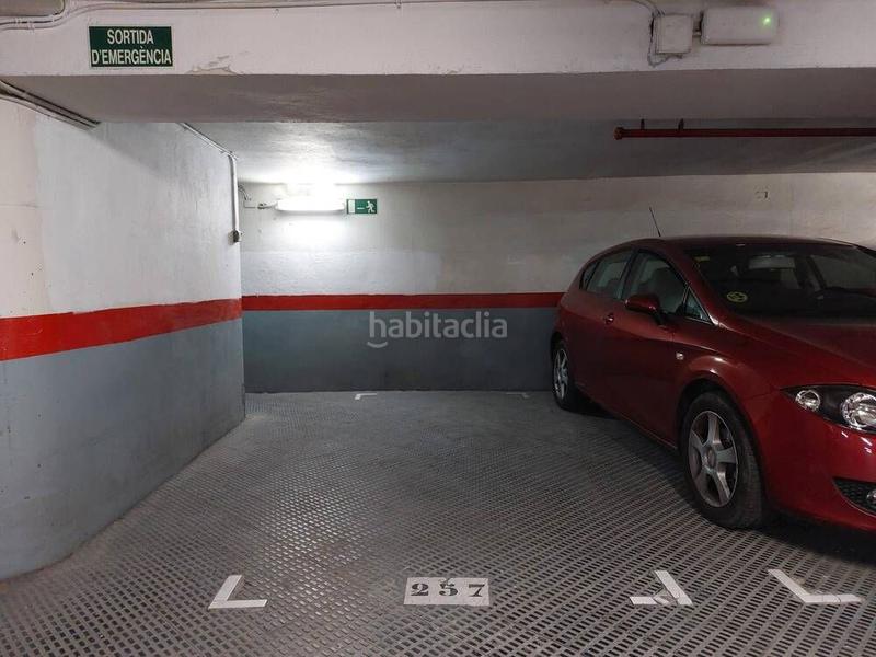 Foto 1a8da15d-16e7-4406-9683-cbdeee92a414. Aparcament cotxe a Sant Antoni Barcelona