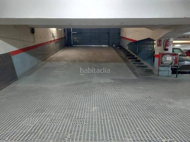Foto b47a963f-940d-42e9-a5c4-fa5bd8373feb. Aparcament cotxe a Sant Antoni Barcelona