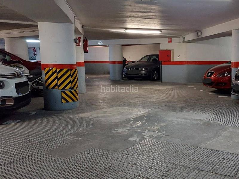 Foto fb252da8-75d4-4f50-af59-9af51d85e1b9. Aparcament cotxe a Sant Antoni Barcelona