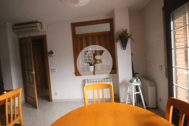 Foto 0d3c9719-9361-4f20-8b45-d93f0a00a040. Casa adossada amb calefacció aparcament a Sant Celoni