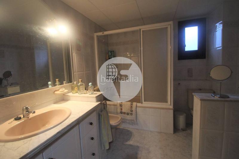 Foto af8d3948-3ea0-4d3c-9212-8a655bd3074c. Casa adossada amb calefacció aparcament a Sant Celoni