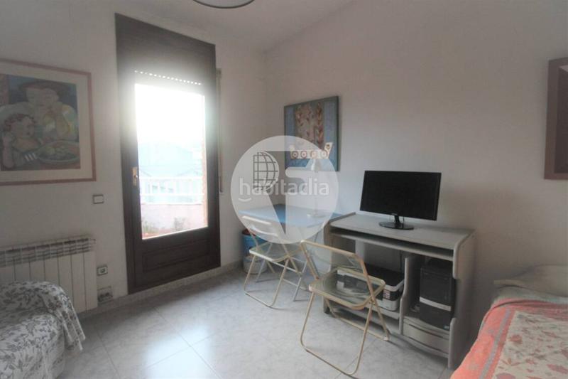 Foto c5f64ab6-25b4-4acb-a15d-eb59a56332bd. Casa adossada amb calefacció aparcament a Sant Celoni