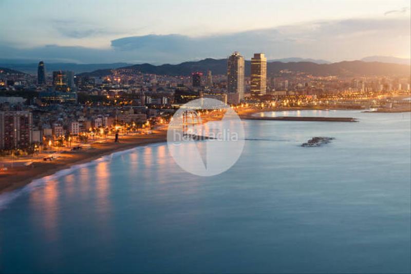 Foto adfae501-dd39-49b2-a959-7a751e85a8c6. Locale commerciale con riscaldamento in El Clot Barcelona