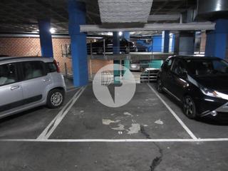 Car parking in Raval