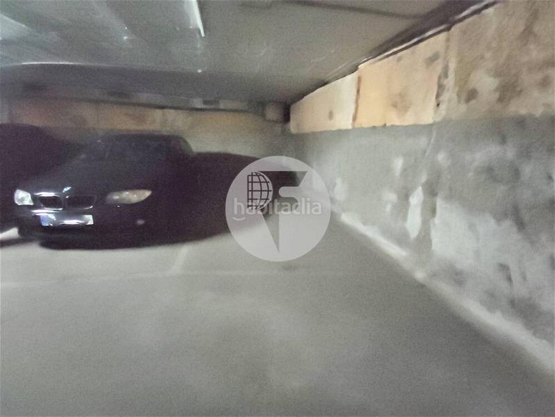 Foto 0affead8-1555-41ec-a3a1-973b9581e204. Parking voiture dans Estació de França Mollet del Vallès