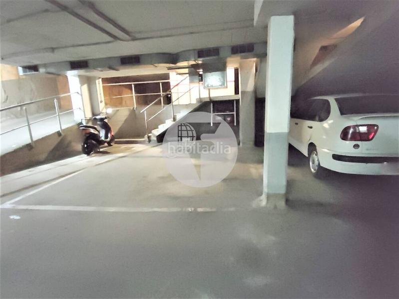 Foto 51c6a535-b8cb-40e8-866d-69f4f6272a65. Autoparkplatz in Estació de França Mollet del Vallès