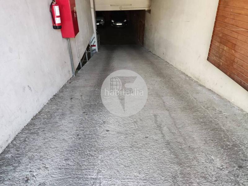 Foto e2cef537-6938-4d15-bf76-de25f89c90c0. Autoparkplatz in Estació de França Mollet del Vallès