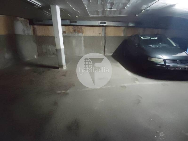 Foto ecbefa02-362e-4976-85a1-c34da59b6356. Autoparkplatz in Estació de França Mollet del Vallès