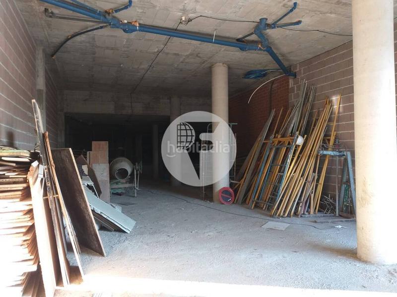 Foto 4ea7b19b-45b2-4b71-8d3f-7a43df421b52. Location local commercial dans Font Verda Granollers