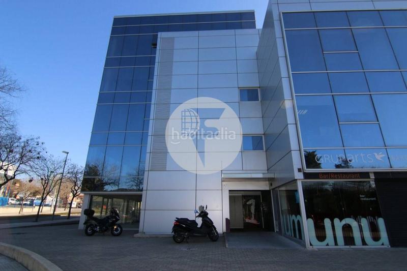 Foto 2fd4fe4a-cafc-481a-8fe2-b71d6e3baec5. Local comercial a Les Fonts Terrassa