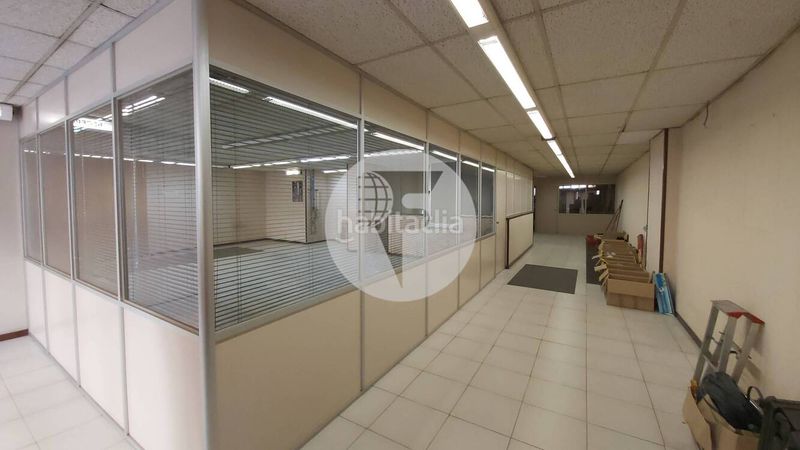 Foto d9afd936-2c4c-4ae2-8041-69eecd3ff9eb. Local comercial a Font de la Guatlla Barcelona