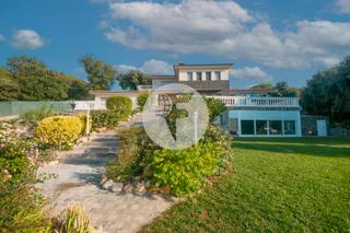 Casa a Ametlla del Vallès (L´). Esta majestuosa mansión en la zona de les roquetes de lametlla d