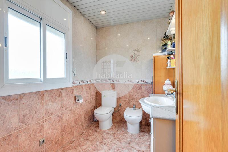 Foto 8979bb02-8939-4e2a-9f7b-c5f9fab9054c. Haus mit heizung parking pool in Can Palet de Vista Alegre Terrassa