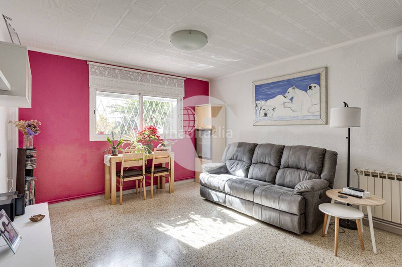 Foto 0d56e246-9301-4e0d-a9bf-ebf0eb6e99eb. Casa amb calefacció aparcament piscina a La Miranda Esplugues de Llobregat