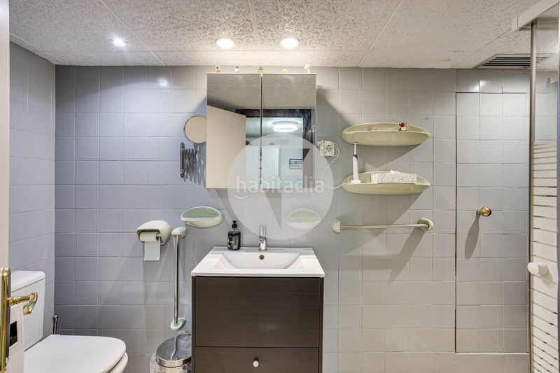 Foto 152670d9-adda-4c53-a881-8459cf96a44a. Casa amb calefacció aparcament piscina a La Miranda Esplugues de Llobregat