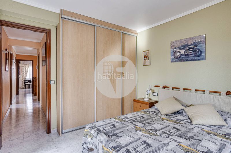 Foto 6709cbe9-78a9-4d7b-ae5f-6fe112dd4cbc. Casa amb calefacció aparcament piscina a La Miranda Esplugues de Llobregat