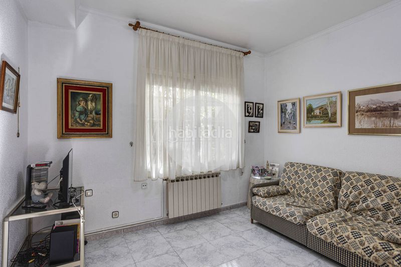 Foto 76dd0677-c5ad-4383-81c0-3d1fd78e899c. Casa amb calefacció aparcament piscina a La Miranda Esplugues de Llobregat