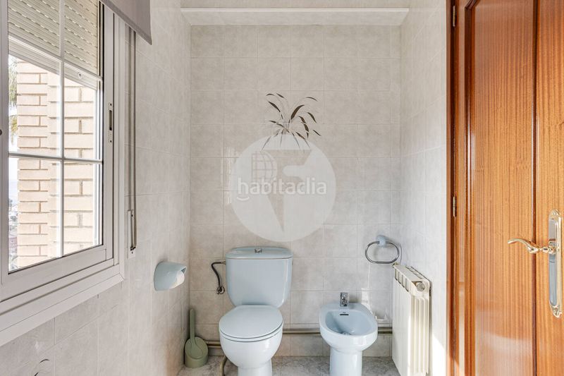 Foto 79116856-44df-43e8-b599-fabe2cab5d29. Casa amb calefacció aparcament piscina a La Miranda Esplugues de Llobregat