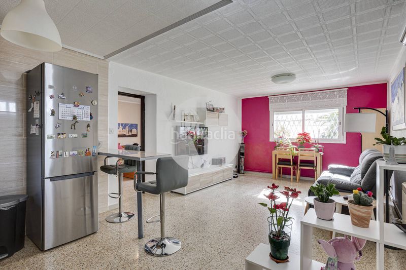 Foto 95b8d861-c683-44f4-8927-4f5675536f73. Casa amb calefacció aparcament piscina a La Miranda Esplugues de Llobregat