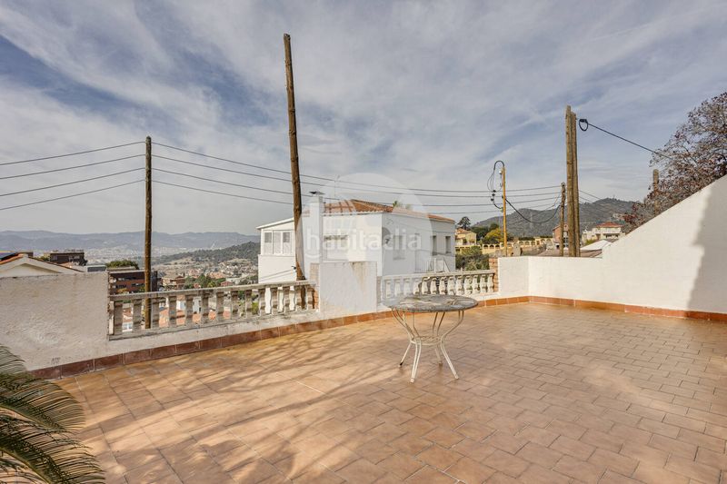 Foto c9de0aba-6d3c-4741-aafa-48561c976db9. Casa amb calefacció aparcament piscina a La Miranda Esplugues de Llobregat