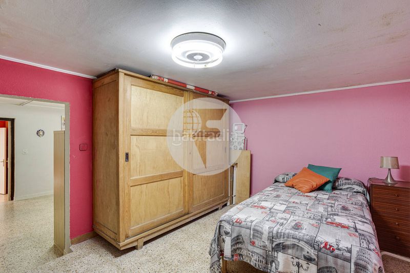 Foto e18d037e-7d34-40bb-972c-bfcf4df02a21. Casa amb calefacció aparcament piscina a La Miranda Esplugues de Llobregat