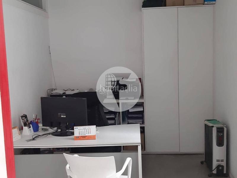 Foto a6b84c84-74ae-493e-9ca8-451802fe7656. Fabrikhalle in Sants Barcelona