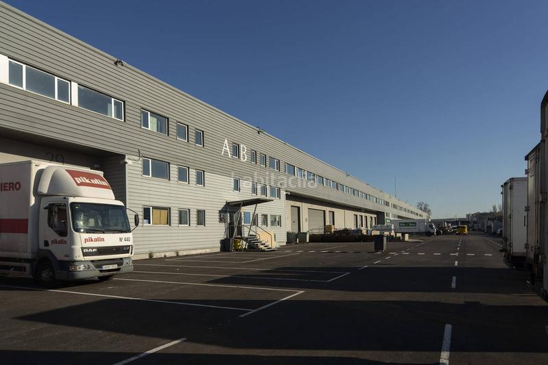 Foto 89993b75-bb50-49f3-900a-366c9df779a2. Rent industrial building in El Barral Ferial Coslada