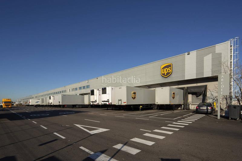Foto dc54dcc7-ea56-4b1d-b014-713c90f7195b. Rent industrial building in El Barral Ferial Coslada
