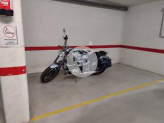 Aparcament cotxe a Bigues i Riells. Plaza de parking de 10 m en bigues i riells