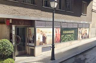 Lloguer Local Comercial a Jerónimos. Local comercial estratégicamente ubicado en la calle casado del