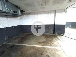 Aparcament cotxe a Segle XX. Plaza de garaje de 10 m en venta en carrer guillem de muntanyans