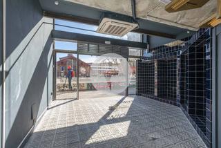 Location Local commercial à Sant Antoni. Local comercial esquinero en alquiler en el distrito del eixampl