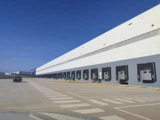 Lloguer Nau industrial a Estación-Cruz Roja. Nave logística en alquiler situada en el poligono industrial de