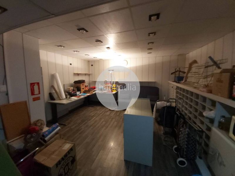 Foto 19a89cd6-c17a-4962-afcc-3b73144a3a7c. Local comercial a Sant Antoni Barcelona