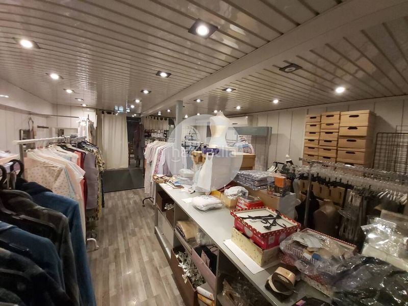 Foto ee5a7257-0aac-4613-95db-c9f075f7b40e. Local comercial a Sant Antoni Barcelona