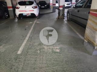 Aparcament cotxe a Col·legis Nous. Plaza de aparcamiento de 10m en venta en pasatge rafael casanova