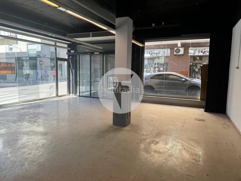 Foto f03c7586-7e31-48f1-871e-d5e548d9bdba. Alquiler local comercial local en la calle independencia, . en Terrassa